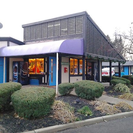 Xenia Country Inn 외부 사진